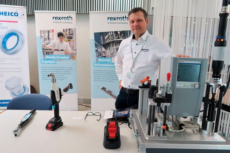 Rexroth stellte neben seinem Handschrauber Ergo Spin auch den neuen Akkuschrauber Nexo2 für sicherheitskritische Verschraubungen vor. (Bild: D. Quitter - VCG)