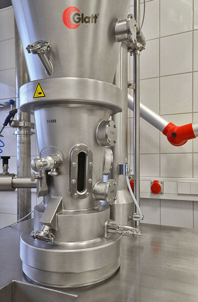ProCell LabSystem Pro: Glatt fluid bed laboratory unit for the evaluation of fluid bed, spouted bed and rotor processes in explosion pressure proof Pro design (Picture: Glatt Ingenieurtechnik)