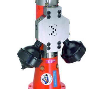 Ein Test-Zylinder der Reihe 326 in Servobear-Qualität mit kegelförmigem Schutzrohr, Aufbauplatte und Speichern.