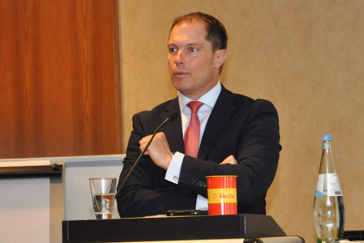 Jochen Szabo, Kia-Finance-Vertriebschef, erläuterte die Angebote des Finanzdienstleisters. (Foto: Wehner)