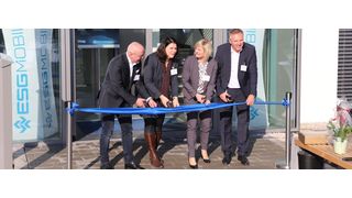 Eröffnung des Gaimersheimer Standorts der ESG Mobility (von links): Bauherr Tadeusz Lacny,  Bürgermeisterin Andrea Mickel sowie ESG Mobility Regionalleiterin Ulrike Hlawatsch und Geschäftsführer Jörg Ohlsen.  (ESG Mobility)