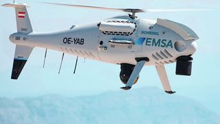 Dank seiner Fähigkeit, präzise zu manövrieren und geografisch schwieriges Gelände abzubilden und dabei auf kleinstem Raum starten und landen zu können, kann der unbemannte Flugverkehr eine Vielzahl ziviler und militärischer Zwecke bedienen.  (Schiebel Elektronische Geraete GmbH)