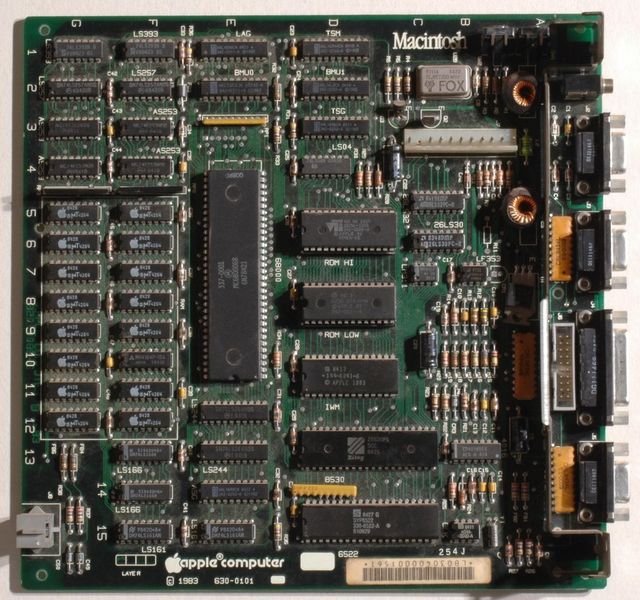 Innenleben: So sah das Motherboard des 128K mit dem Motorola 68000 Prozessor aus. (Wikimedia)