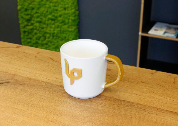 Mit der Prozesssoftware Printsugi von Layer Performance können defekte Bauteile gescannt, repariert und verbessert werden – durch direkten 3D-Druck auf das Bauteil. (Bild: 3DPC)