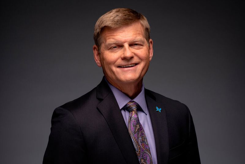 Dr. John Martin, Chief Medical Officer bei Butterfly Network: „Die Technologie vereinfacht die Anwendung von Ultraschall und ermöglicht Nutzern die bestmögliche Bildgebung.“ (Butterfly Network)