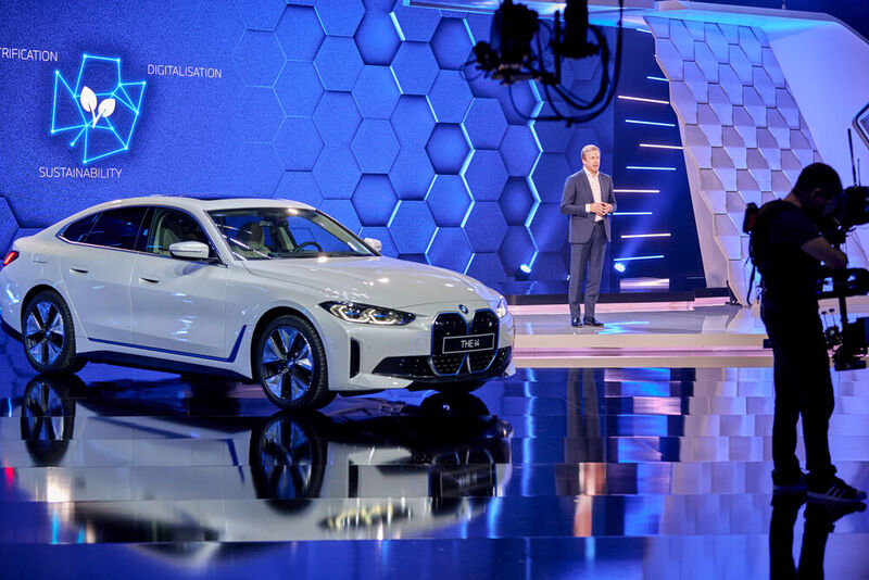 Auch der Münchener Autobauer BMW will künftig mit digitalen Funktionen Geld verdienen.