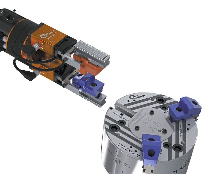 Die mechatronischen, automatisierbaren Greifsysteme der Produktreihe MOTIACT unterstützen Wechselprozesse für Backen, Teile und Werkzeuge. (Bild: SMW-Autoblok / SMW-Electronics)
