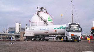 Schwerlastraketen: Air Products liefert kohlenstoffarmen Flüssigwasserstoff an ArianeGroup für Raketentriebwerkstests und stärkt langjährige Partnerschaft zur Unterstützung der europäischen Raumfahrt. (Bild: Air Products)