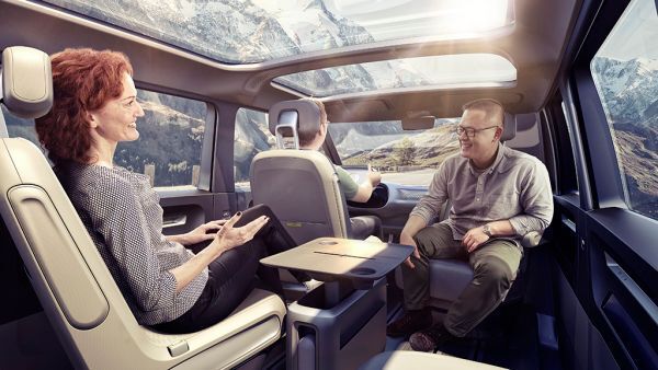 Multivariable Sitzlandschaft und interaktive Vernetzung (Volkswagen)