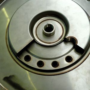 Zukunftsweisende Energietechnik mit der Thermobatterie. Für die Speicherbehälter hat Weil Engineering eine komplexe Fertigungslinie entwickelt und an den Anwender H. M. Heizkörper GmbH & Co. KG geliefert.