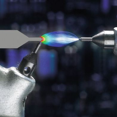 Simulation:  Lichtbogen in der Elektroindustrie mit zugehöriger Feldsimulation. (Bild: CADFEM)