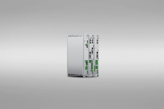 Das Servo-Antriebssystem KE/KW – AMKmotion hat diese Produktreihe  nach oben abgerundet. (Bild:  AMKmotion GmbH + Co KG)