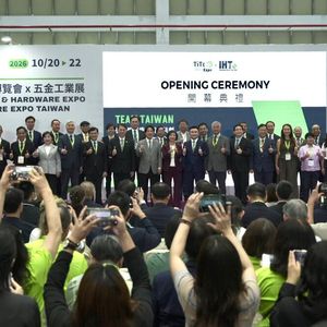 Taiwan President Lai Ching-te (center) attends the opening ceremony of TiTE x IHT 2026, joining organizers Alan Hsieh (Chairman, THTMA) and Andrew Liu (GM, Lanza International), along with key guests including Terutaka Takeda (Vice Chairperson, Japan DIY-HC Association) and Juna Ferrett (Trade and Investment Commissioner for Queensland), to mark a new era of co-creation for Taiwan's hardware industry.(Source:  Lanza International)
