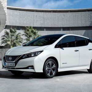 (Nissan)