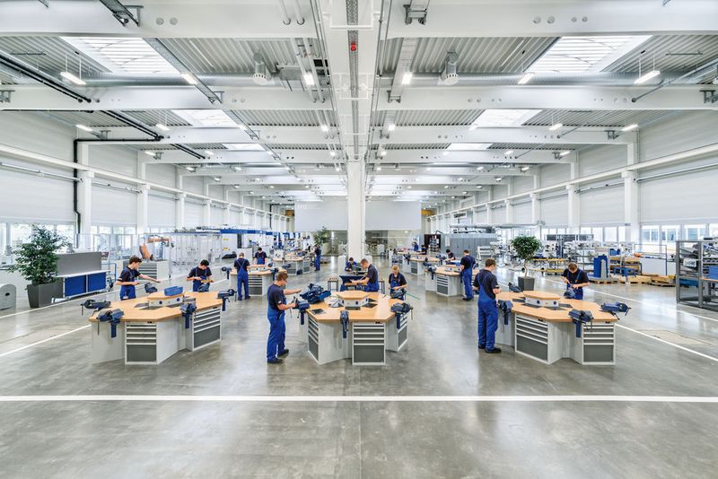 Blick in das Grob-Ausbildungszentrum in Halle 12. (Bild: Grob)