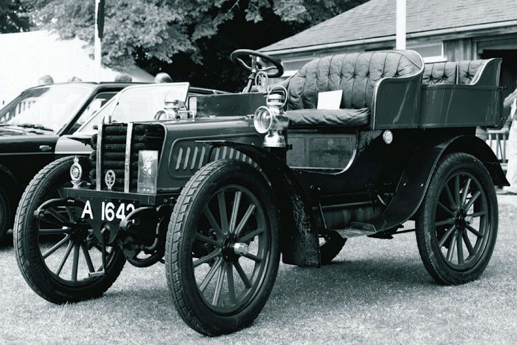 Zuvor hatte Royce basierend auf dem damaligen Decauville ein eigenes Modell konstruiert: ... (Foto: Rolls Royce)