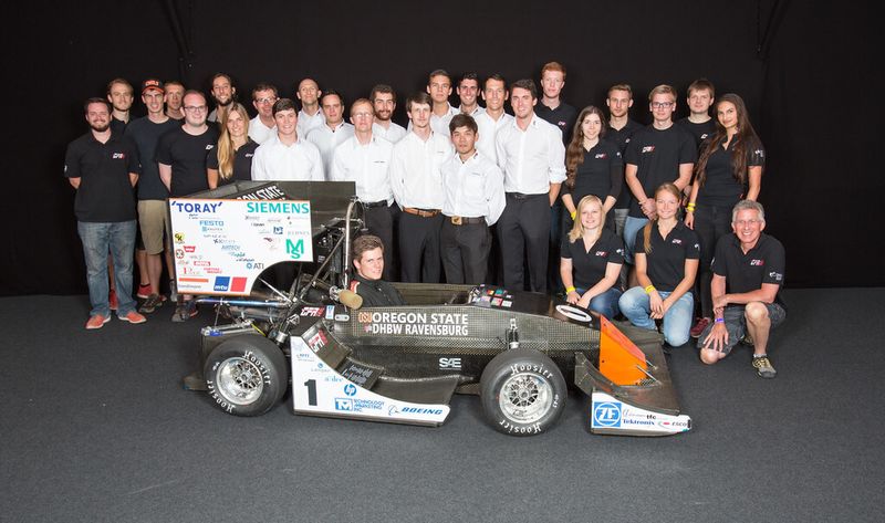 Das deutsch-amerikanische Gemeinschaftsteam „Global Formula Racing“ der DHBW Ravensburg und der Oregon State University (OSU) holte sich in der Formula Student Combustion (FSC), dem traditionellen Wettbewerb mit Verbrennungsmotoren, zum dritten Mal in Folge den Gesamtsieg. (Bild: FSG - Ole Kroeger)