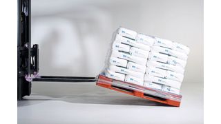 Befüllte Powflex-Säcke, gesichert mit Smartflex-Haubenstretchfolie (Bild: Bischof + Klein )