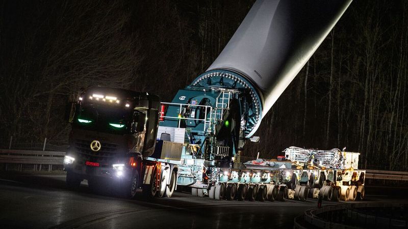 Die Transporte erfolgen sowohl tagsüber als auch in Nachtfahrten, um die komplexen Rahmenbedingungen optimal zu berücksichtigen. (Bild: TII-Group)