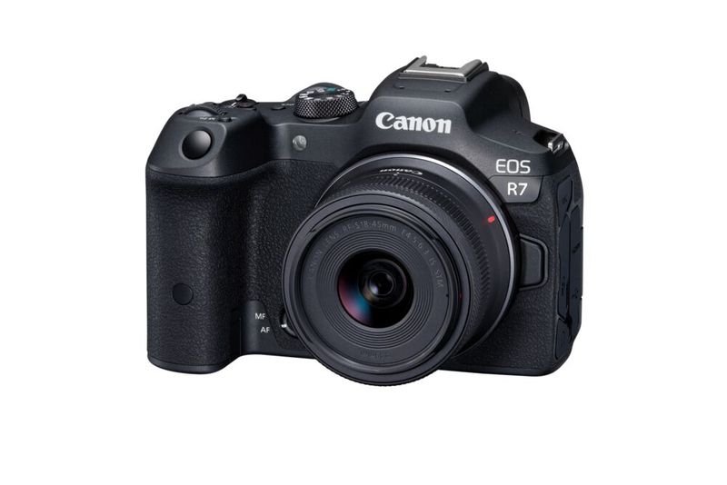 Die Canon EOS R7 bietet mechanische Verschlusszeiten von maximal 1/8.000 Sekunde und elektronische Verschlusszeiten von maximal 1/16.000 Sekunde. (Bild: CANON INC.)