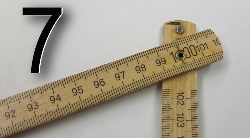 Basiseinheiten gibt es im SI-System. Alle anderen 22 physikalischen SI-Einheiten sind aus diesen Basiseinheiten kohärent abgeleitet. Die Basiseinheiten sind: m (Länge), kg (Masse), s (Zeit), A (Stromstärke), K (Thermodynamische Temperatur), mol (Stoffmenge) und cd (Lichtstärke). (Bild: Pixabay unter CC0 Public Domain)