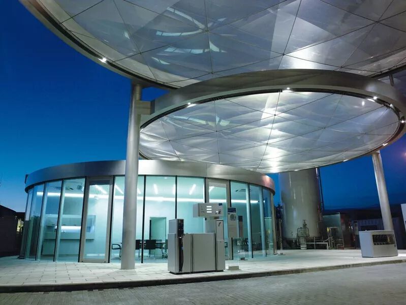 Wasserstofftankstelle des Gasespezialisten Linde: Deutschland hat beim Thema Wasserstoff nicht nur in Europa eine Position an der Weltspitze. (Bild: Linde Group)