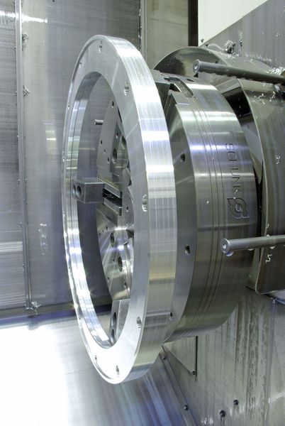 Bild 3: Das Drehfutter baut extrem flach. Aufgrund seiner gewichtsoptimierten Bauweise sorgt es für kurze Taktzeiten und reduziert den Stromverbrauch.	  Bild: Schunk (Archiv: Vogel Business Media)