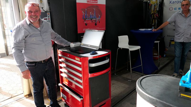 Michael Eckert steht seit über 30 Jahren für schnelle und kundenorientierte Lösungen im Bereich Karosserieinstandsetzungen mit Produkten aus dem Hause Celette. (Bild: Wenz | VCG)