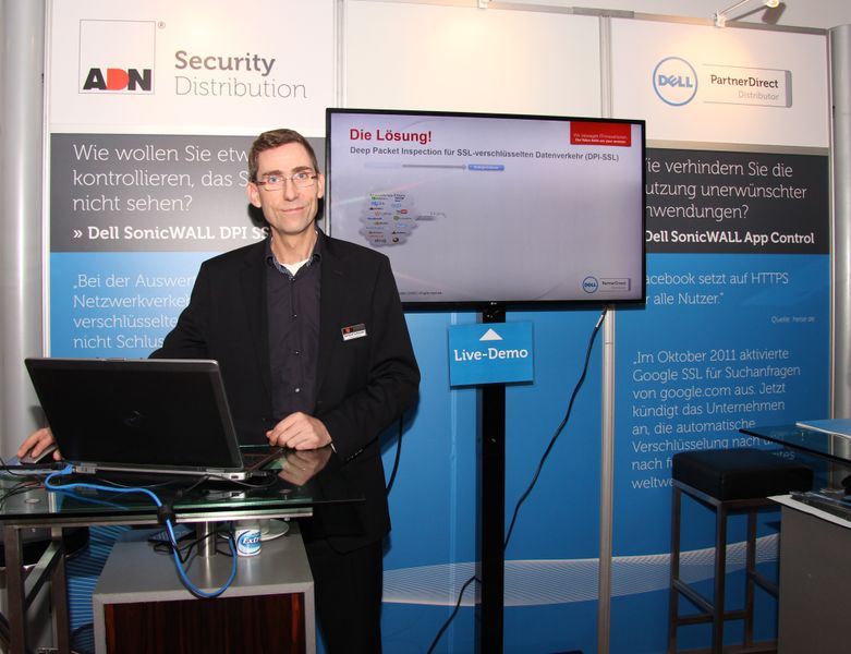 Berthold Schneider von ADN mit Live-Demo zur DELL Connected Security (Vogel IT-Akademie)