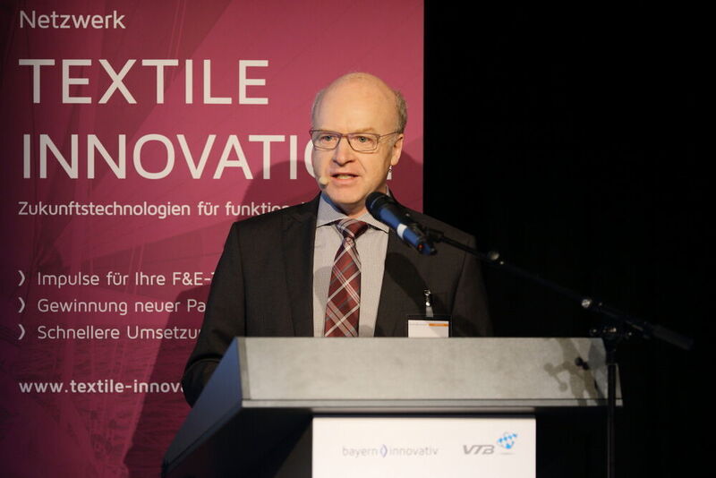 Begrüßung und thematische Einführung von Dr. Matthias Konrad, Mitglied der Geschäftsleitung bei der Bayern Innovativ GmbH (Bayern Innovativ GmbH)