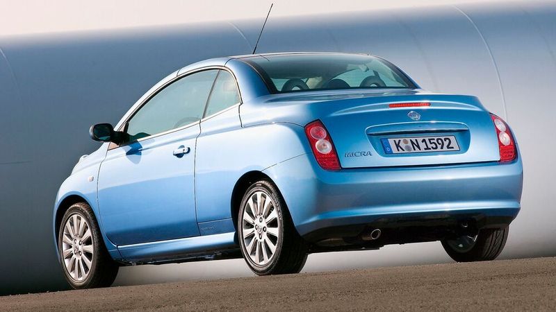 Zum Wegschauen hässlich: Die kleinen Coupe-Cabriolets Mitsubishi Colt CZC und Nissan Micra CC (im Bild) fanden kaum Fans. (Bild: Nissan)