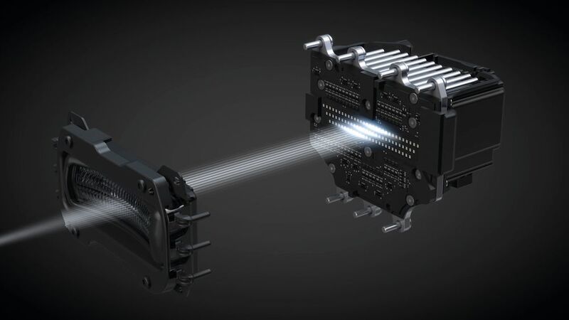 Matrixscheinwerfer: Die Explosionsdarstellung des Moduls und das Lichtbild zeigen den technischen und optischen Aufbau.  (Hella)