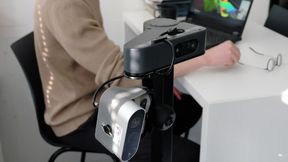 Dank Sprachmodell findet der Roboter verlorene Gegenstände - künftig soll ihm das sogar gelingen, wenn er hinter Türen oder in Schubladen suchen muss.  (Bild: Andreas Schmitz/TUM)