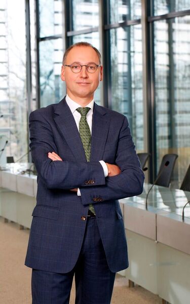 „Bayer blickt auf ein erfolgreiches 3. Quartal zurück“, sagte der Vorstandsvorsitzende Werner Baumann bei der Telefon-Pressekonferenz zu den Quartalszahlen. (Bayer)