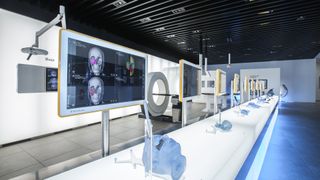 Die Software- und Hardwarelösungen von Brainlab kommen in 4.000 Krankenhäusern in 120 Ländern zum Einsatz (Bild: Brainlab)
