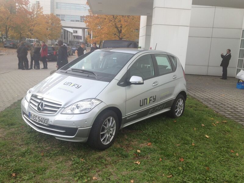 Kaum wurde der Brand „Unify“ präsentiert, standen die passenden Firmenautos auf dem Werksgelände. (Bild: IT-BUSINESS)