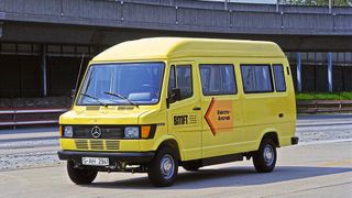 Mit einer Reichweite von 65 Kilometern bei einer gleichmäßigen Geschwindigkeit von 50 Stundenkilometern zeigt der 307 E deutlich auf, in welchen Kinderschuhen allen voran die Batterietechnik bei E-Fahrzeugen 1980 noch steckte. (Bild: Mercedes-Benz AG)