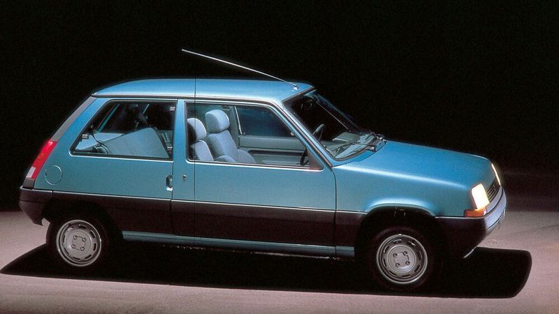 Das historische Vorbild ist der Kleinwagen Renault 5, hier in der 1972 bis 1985 gebauten ersten Generation.  (Bild: Renault)