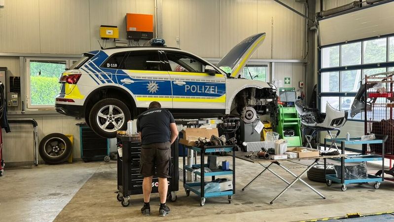 Seit über zehn Jahren lässt der Landkreis Altötting seine komplette Polizeiflotte von 140 Fahrzeugen bei Wagner warten – die beste Referenz für Qualität, die auch Privatkunden überzeugt.(Bild:  Schreiner – VCG)