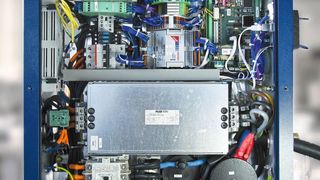 Bei den Generatoren der IDEA GmbH kommen CX-Kondensatoren von FTCAP zum Einsatz – unter anderem, weil sie keine eigenparasitären Induktionen mitbringen. (FTCAP)