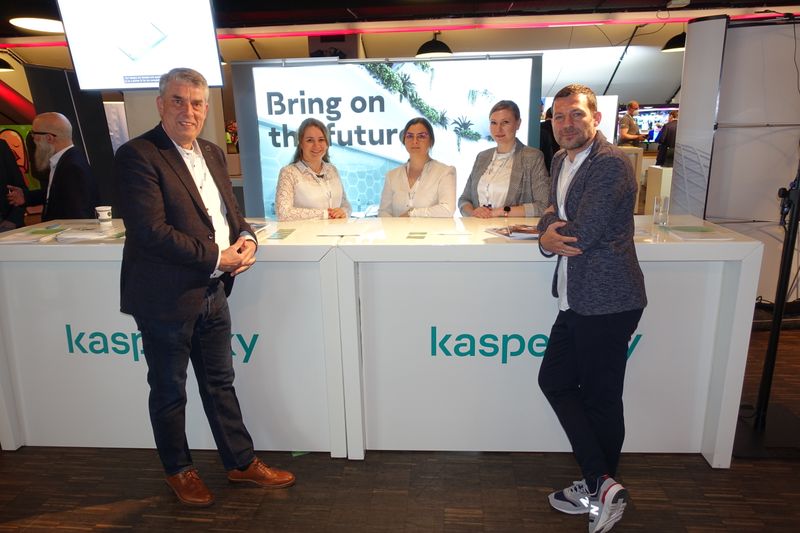Frank Jonas, Nadine Sander, Tamara Meier, Carina Aderhold und Waldemar Bergstreiser, (v. l., Kaspersky) (Bild: IT-BUSINESS)