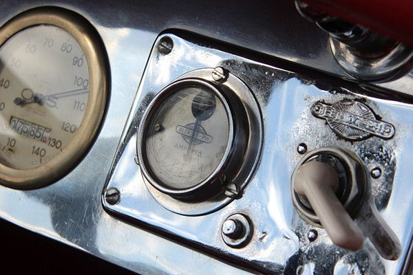 Und allein im vergangenen Jahr hat der Loryc 6.000 Kilometer auf die antike Uhr im polierten Cockpit bekommen. (Benjamin Bessinger/SP-X)