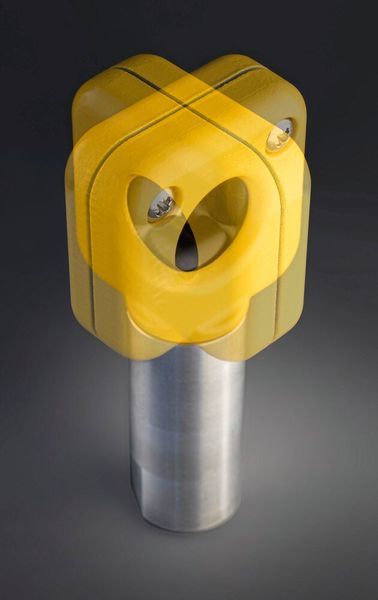 Geringe Reibung und variabler Winkel dank vier integrierter Rollen im rotierenden Kopf: die neue Umlenkrolle für die Zugseile von Seilzug-Notschaltern. (Bild: Steute Technologies)