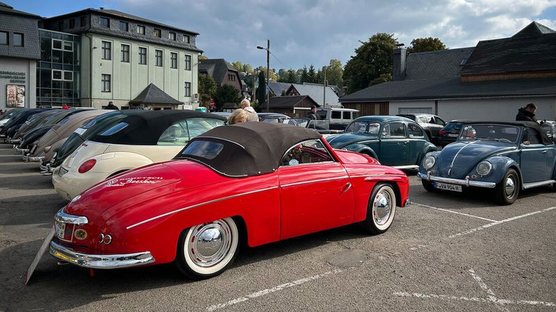 Der Rometsch Beeskow von einer anderen Seite. Laut Besitzer handelt es sich um das derzeit älteste fahrbereite Fahrzeug – Baujahr 1952. (Bild: Peter Diehl)