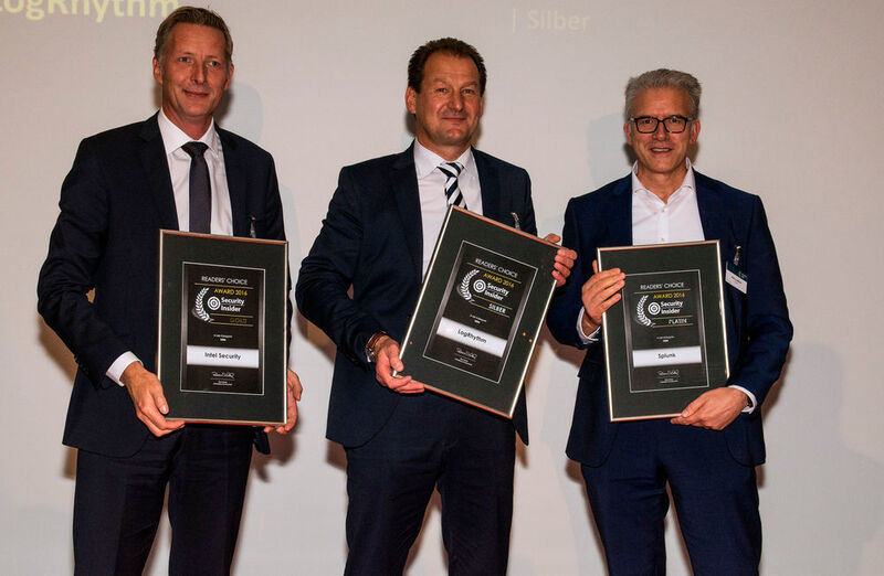 Die Gewinner des Security-Insider Readers' Choice Award 2016 in der Kategorie SIEM: Sascha Plathen von Intel Security, Roland Messmer von LogRhythm und Jens Luebben von Splunk. (Dominik Sauer / VIT)