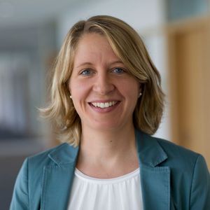 Dr. Susanne Ozegowski, Teamleitung Versorgungsmanagement-Einzelverträge / Beauftragte eGA bei der Techniker Krankenkasse, spricht in ihrer Focus-Keynote auf dem ENTERPRISE MOBILITY SUMMIT 2018 über das Thema „Healthcare digital: Die elektronische Gesundheitsakte TK-Safe“.(Bild:  www.andreasfriese.de Andreas Friese, Fotograf)
