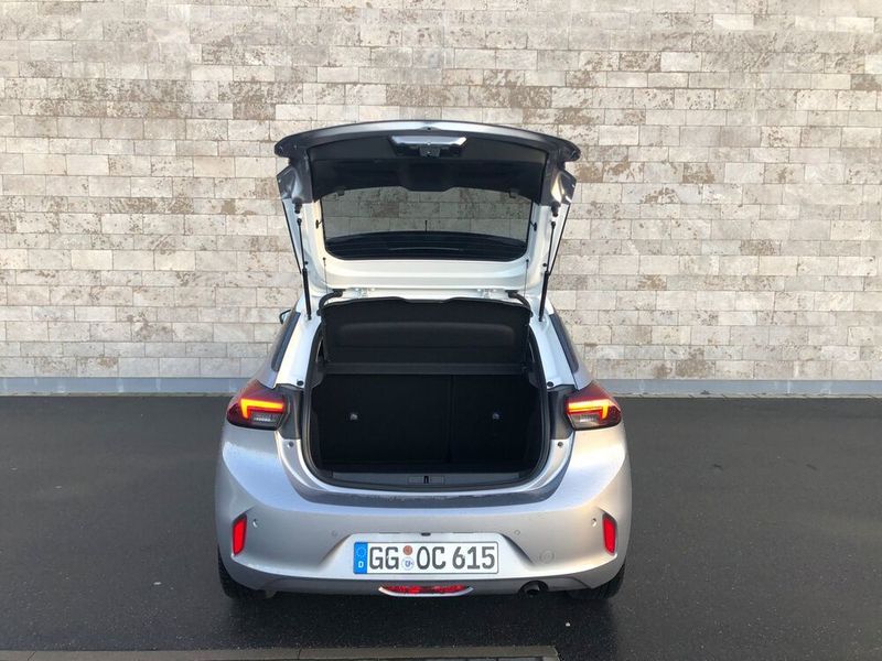 Der Kofferraum hat um 24 Liter zugelegt und fasst nun 309 Liter.  (Jens Scheiner/»Automobil Industrie«)