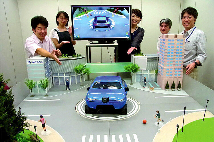 Darstellung des 3D-Surround-View mit einem R-Car V2H mit Fußgängererkennung. (Foto: Renesas)