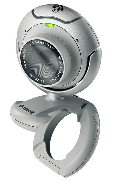 Mit dem Standfuß findet die Lifecam VX-6000 auch an Flachbildschirmen einen sicheren Halt (Archiv: Vogel Business Media)