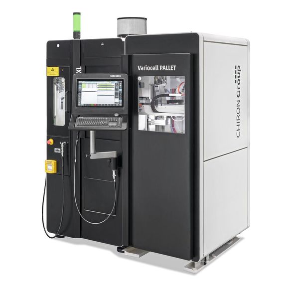 Un point fort du stand AMB C52, hall 10 : la solution de fabrication intégrée associant la Micro5 XL et la Variocell PALLET pour un micro-usinage de haute précision et hautement productif, avec manipulation automatisée de palettes à point zéro, le tout pour un encombrement exceptionnellement réduit. (Source : Chiron Group)